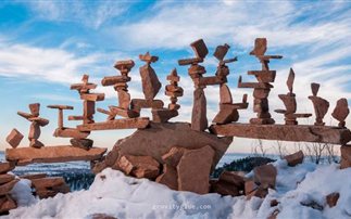 Καλύτερα να μην παίξετε Jenga με αυτό τον τύπο