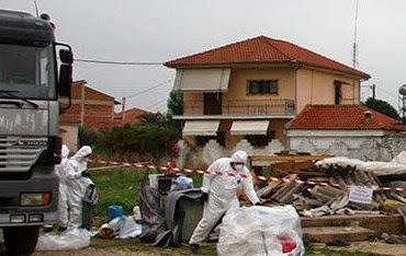 Στον Αλμυρό το ειδικό συνεργείο για την αποκομιδή του αμιάντου [βίντεο]