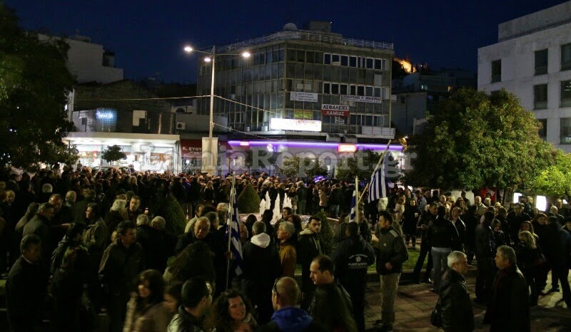 Δεν κάνουμε πίσω – Θα νικήσουμε φωνάζουν οι πολίτες της Λαμίας (pics)