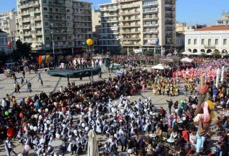 Περίπτερο πούλησε 6 000 μαυροδάφνες – Ασυδοσία στο καρναβάλι καταγγέλλει ο Σύλλογος Εστίασης και Αναψυχής – Αχαΐα