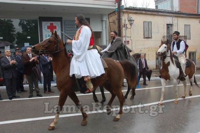 Τα άλογα του Γκλέτσου στην παρέλαση της Στυλίδας