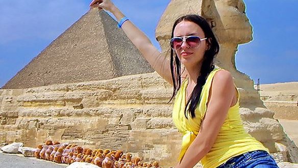 Οργή για ροζ βίντεο στις πυραμίδες (Video)   Αίγυπτος