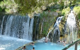 Βουτιές ευεξίας στα λουτρά Πόζαρ