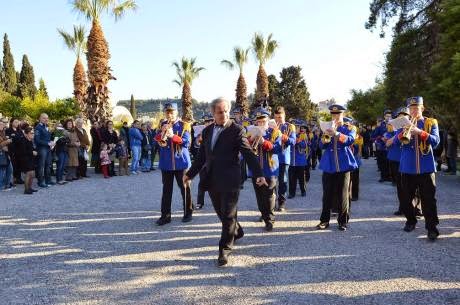 Δείτε φωτογραφίες από την περιφορά του Επιταφίου στο A” Νεκροταφείο Πατρών