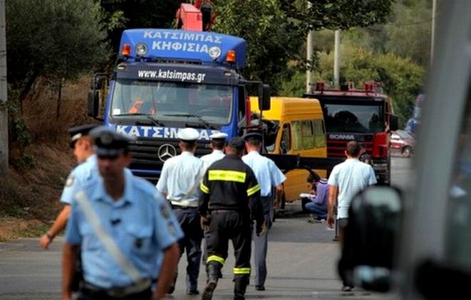 Τροχαίο με σχολικό στην Πετρούπολη. Στο νοσοκομείο η συνοδός