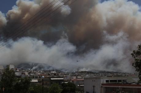 Αποπνικτική η ατμόσφαιρα στον Καρέα – Φεύγουν οι κάτοικοι – Δείτε φωτο