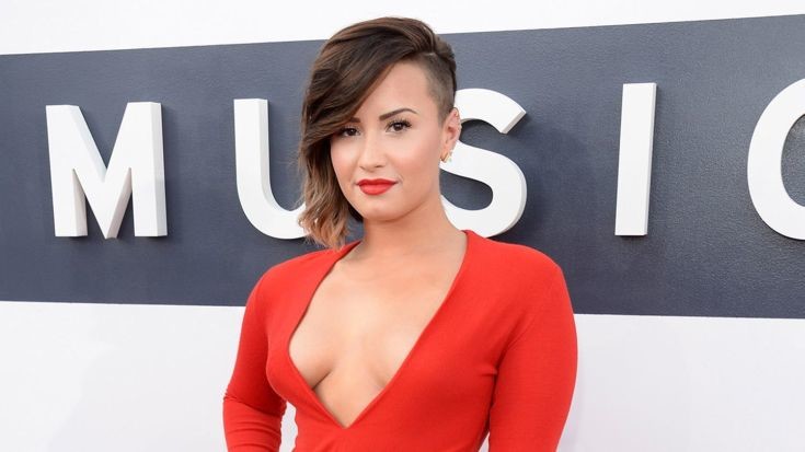 Τα «τιτιβίσματα» της Demi Lovato (photos)