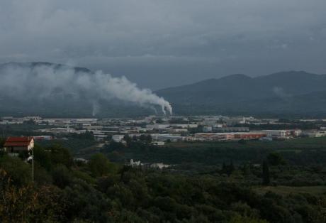 Πάτρα: Αποκλεισμένες από τον έξω κόσμο μονάδες στη Βιομηχανική Περιοχή