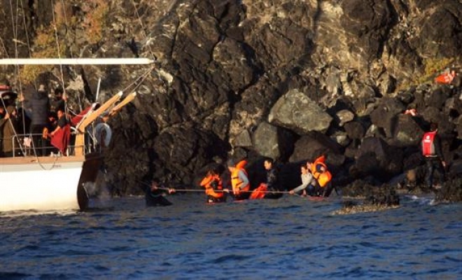 Μυτιλήνη: Συλλήψεις 2 διακινητών, διάσωση 11 προσφύγων