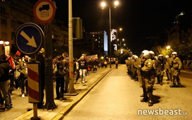 Πέρασε από την Αμερικάνικη πρεσβεία ο κύριος όγκος της πορείας