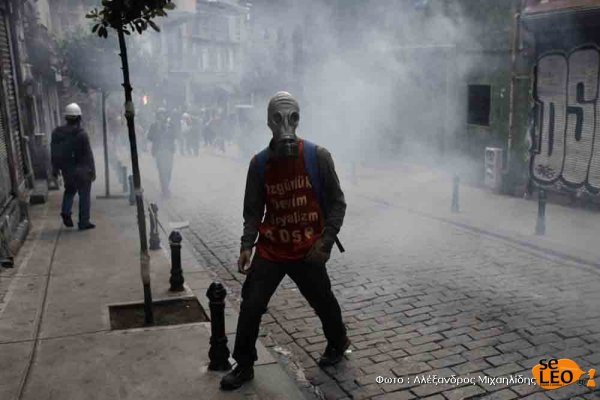 Δακρυγόνα εναντίον διαδηλωτών στην Κωνσταντινούπολη