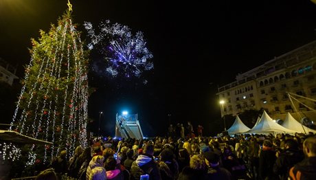 Μπουτάρης για στολισμό πλατείας Αριστοτέλους: «Τι είμαστε; Παρίσι ή Λονδίνο;»