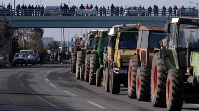 Στα μπλόκα σήμερα με τους αγρότες δικηγόροι, γιατροί και επιστήμονες