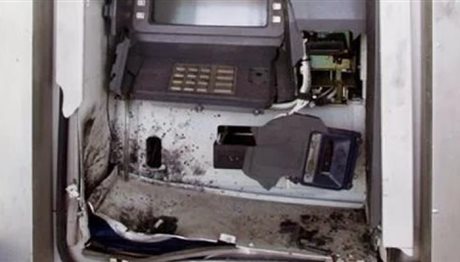 Θεσσαλονίκη: Έμπρηστική επίθεση σε δύο ATM τα ξημερώματα