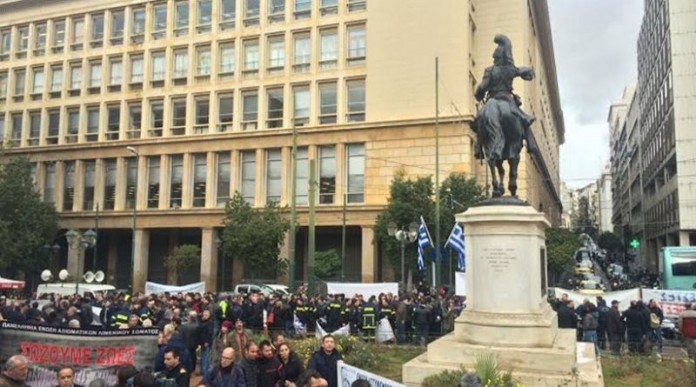 «Προστατέψτε αυτούς που σας προστατεύουν», λένε οι ένστολοι