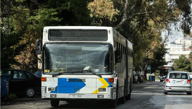 ΤΡΟΜΟΣ  σε  λεωφορείο  του ΟΑΣΑ  –  Μπούκαραν μέσα 10 άτομα  και λήστεψαν επιβάτες!