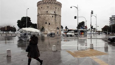 Καιρός στη Θεσσαλονίκη: Δεν λένε να σταματήσουν οι βροχές!