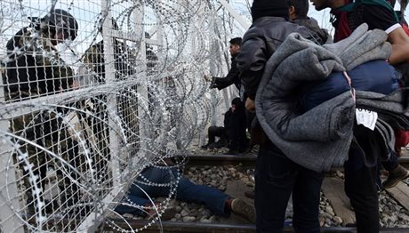 ΤΩΡΑ: Κινητικότητα στους πρόσφυγες με φήμες ότι θα περάσουν τα σύνορα