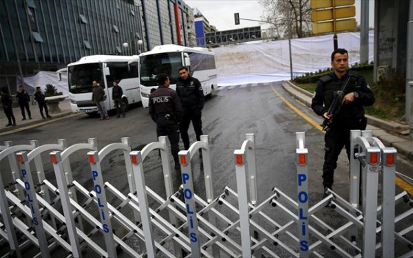 Υπό κράτηση 4 άτομα που φέρονται να σχετίζονται με την επίθεση στην Άγκυρα- Στους 37 οι νεκροί