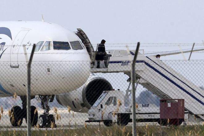 Τα «εκρηκτικά» του αεροπειρατή ήταν τελικά…