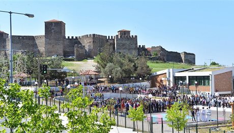 Θεσσαλονίκη: Μία μοναδική βιοκλιματική αυλή στη σκιά του Επταπυργίου! (ΦΩΤΟ)