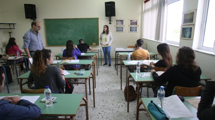 Πανελλαδικές: Δείτε τις απαντήσεις στα Μαθηματικά και την Ιστορία Γενικής Παιδείας