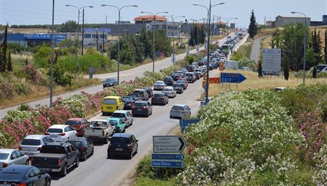 Θεσσαλονίκη: 2 τροχαία στον περιφερειακό – Αυξημένη κίνηση για Χαλκιδική