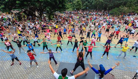 Πολλή μουσική, χορός μέχρι και… zumba στη Χαλκιδική!