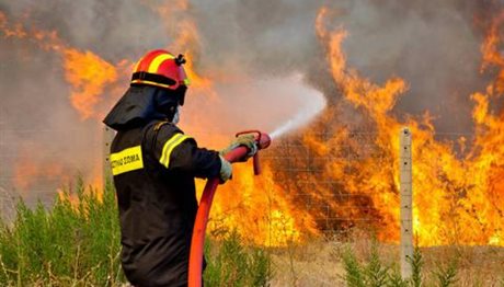 Υπό μερικό έλεγχο η φωτιά στον Όλυμπο