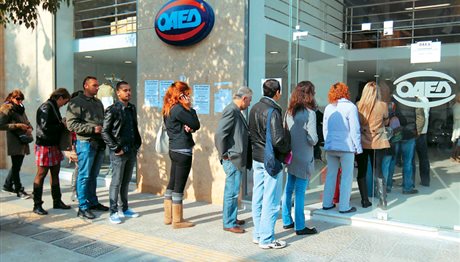 ΕΛΣΤΑΤ: Αμετάβλητη στο 23,5% η ανεργία το Μάιο