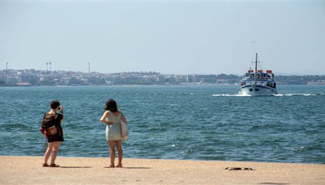 Θεσσαλονίκη: Μέχρι πότε θα πλέουν τα καραβάκια στο Θερμαϊκό