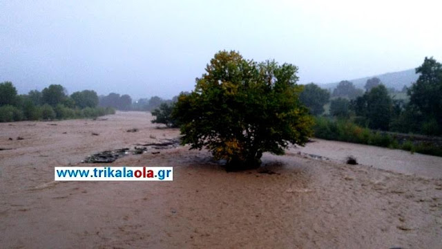 Πνίγεται η επαρχία Καλαμπάκας – Αποκλεισμένοι δρόμοι και άτομα! (PHOTOS & VIDEO)