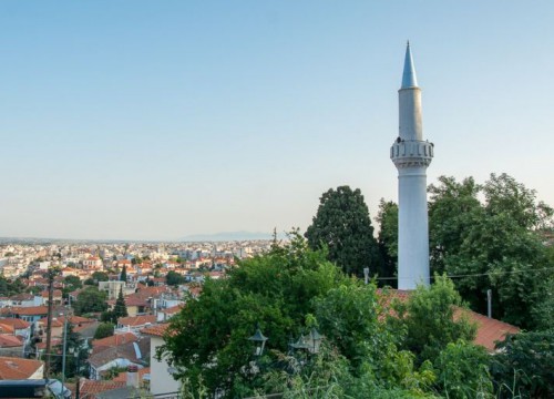 Ξάνθη: Βρήκαν όπλα και σφαίρες μέσα σε τζαμί