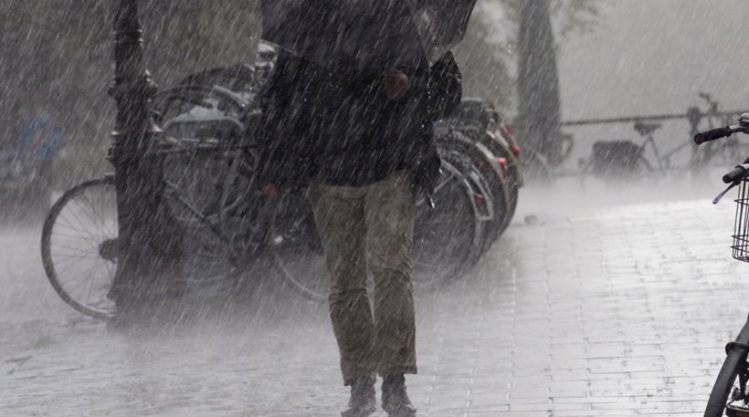 Συνεχίζεται η κακοκαιρία – Βροχές και καταιγίδες σε όλη τη χώρα