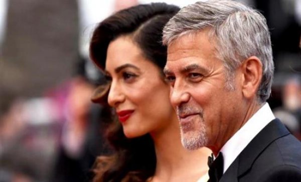 Οι πρώτες φωτογραφίες του George Clooney και της Amal μαζί με τα δίδυμα