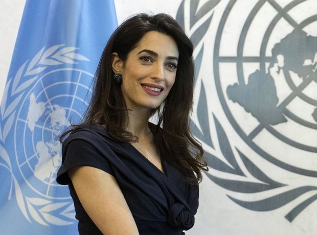 Η Amal Clooney και ο ασπρόμαυρος συνδυασμός που θα ζηλέψεις