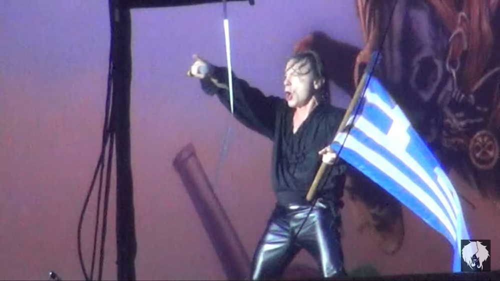 Οι Iron Maiden εμφανίστηκαν με την ελληνική σημαία μπροστά σε 36.000 Έλληνες