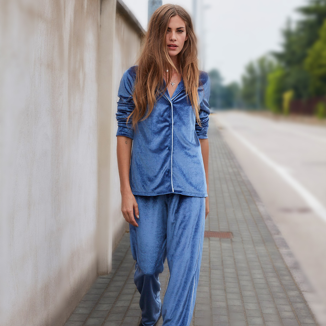 Νight is still young… και επιτάσσει την πιο cool nightwear collection από την Τezenis