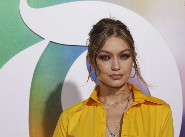 Η Gigi Hadid έχει την καλύτερη συλλογή μπικίνι. Οι φωτογραφίες της στο Instagram το επιβεβαιώνουν