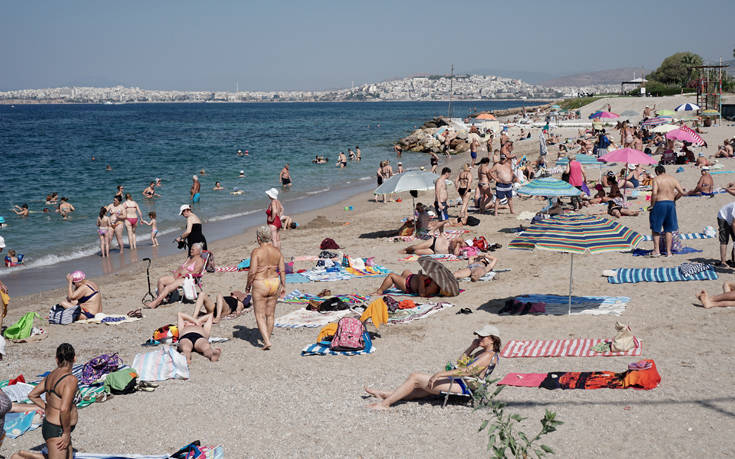 «Εφοριακοί με μαγιό στην Ελλάδα για την πάταξη της φοροδιαφυγής»