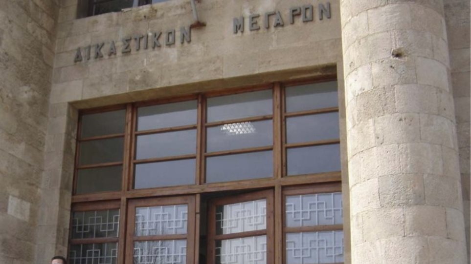 Γερμανίδα υποστηρίζει ότι Ροδίτης της “έφαγε” 271.250 ευρώ