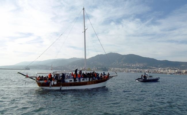 Ιστιοφόρο σκάφος με 60 πρόσφυγες και μετανάστες εντοπίστηκε ανοιχτά της Μεσσηνίας