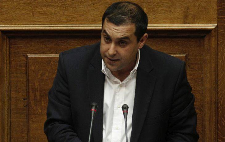 Βουλή-Κατσαφάδος: «Η χώρα περνάει στη φάση της ανάπτυξης»