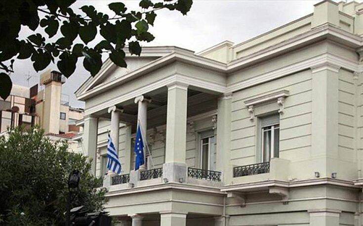 Έντονη καταδίκη από το ΥΠΕΞ για την τουρκική παρενόχληση ελικοπτέρου που μετέφερε τον υπουργό Άμυνας και τον Α/ΓΕΕΘΑ