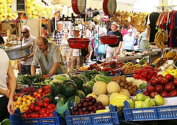 Κορωνοϊός: Σε ποιες περιοχές επιτρέπεται η λειτουργία των λαϊκών αγορών