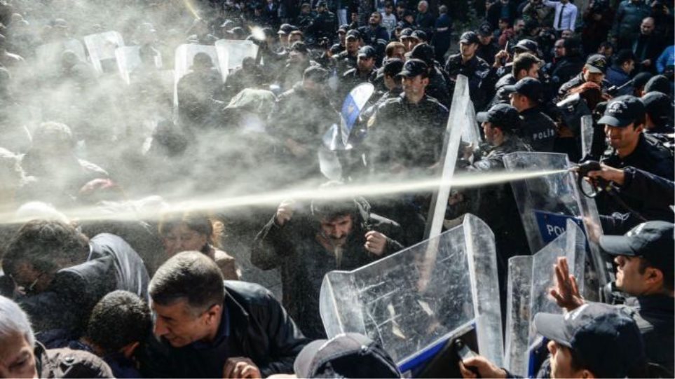 Διαδηλώσεις στην Κωνσταντινούπολη για τη βία σε βάρος των γυναικών