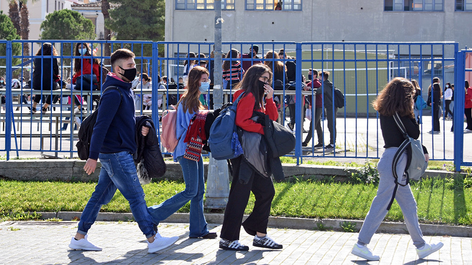 Κορωνοϊός: Τι θα γίνει με τα σχολεία – Συνεδριάζει μέσα στην εβδομάδα η Επιτροπή