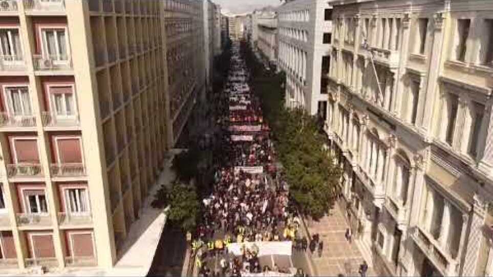 Σε εξέλιξη πορεία του ΠΑΜΕ – Κλειστό το κέντρο της Αθήνας