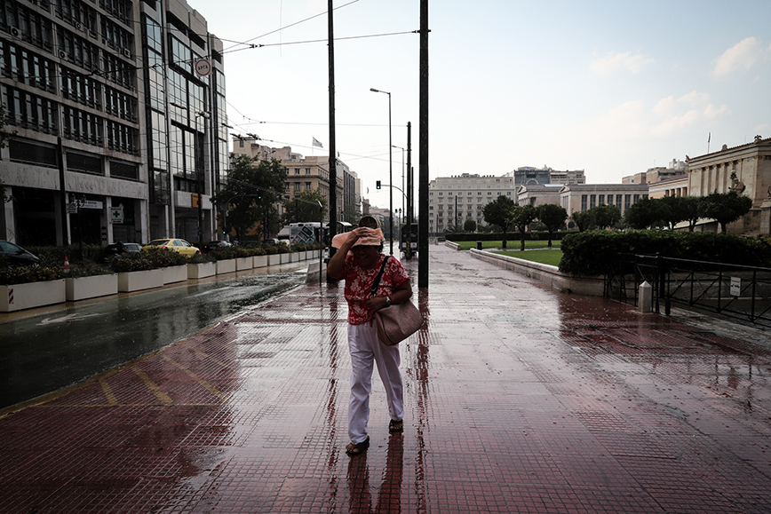 Νέο έκτακτο δελτίο καιρού – Ισχυρές καταιγίδες από απόψε και για όλη τη Δευτέρα