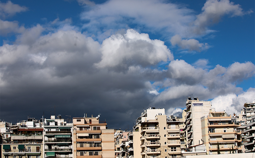 Ο καιρός σήμερα – Σε ποιες περιοχές θα σημειωθούν τοπικές βροχές και καταιγίδες